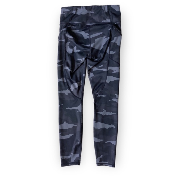 Athleta Camo Contender 7/8 Tight Woman’s Size XS Black & Grey Zip Pockets - Picture 6 of 14